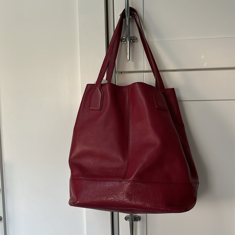 Tory Burch large tote duffle bag red pebbled leather - Picture 3 of 11